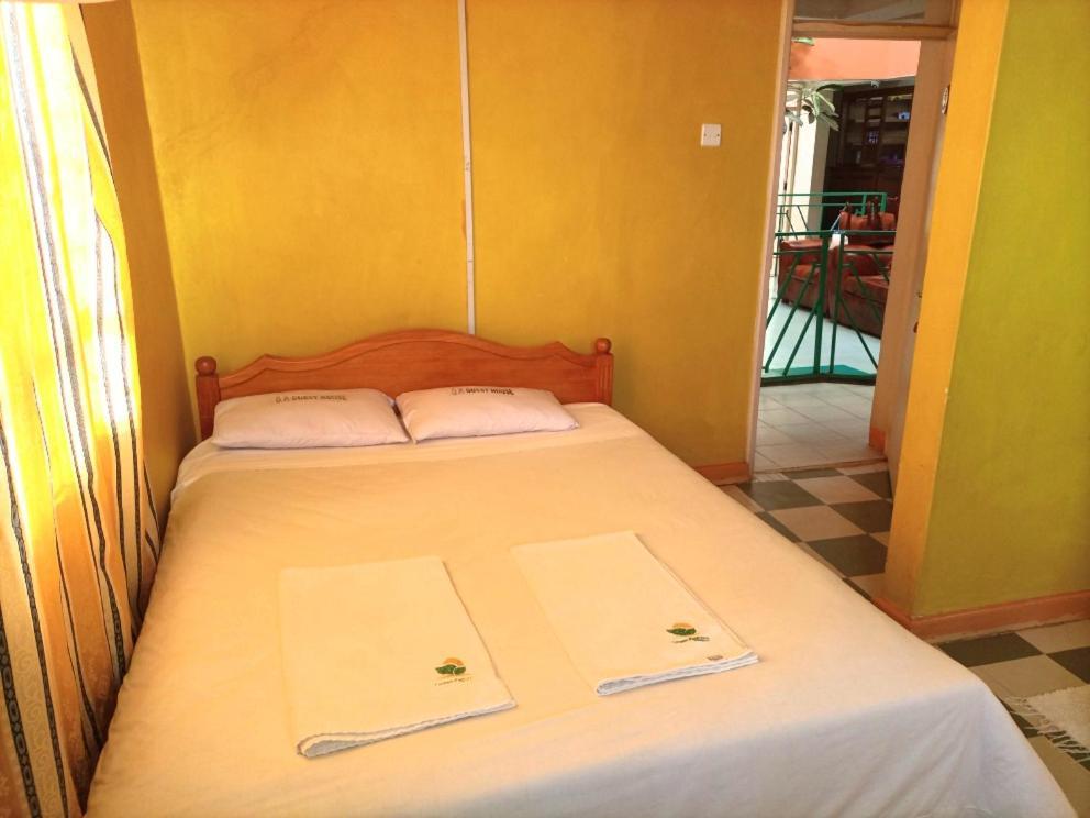 אלדורט New Green Pastures Guest House מראה חיצוני תמונה